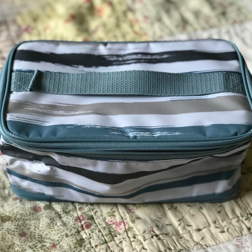 Thirty-One Glamour Case (NIB) Never used